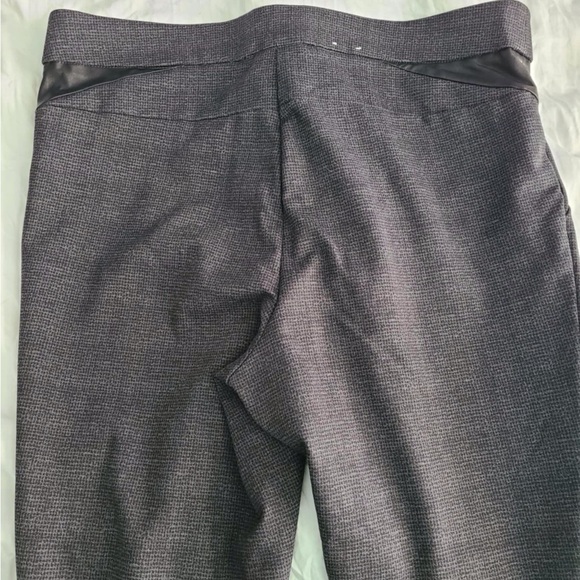 Stylish dress pants with funky pleather accents size 18 - Picture 3 of 4